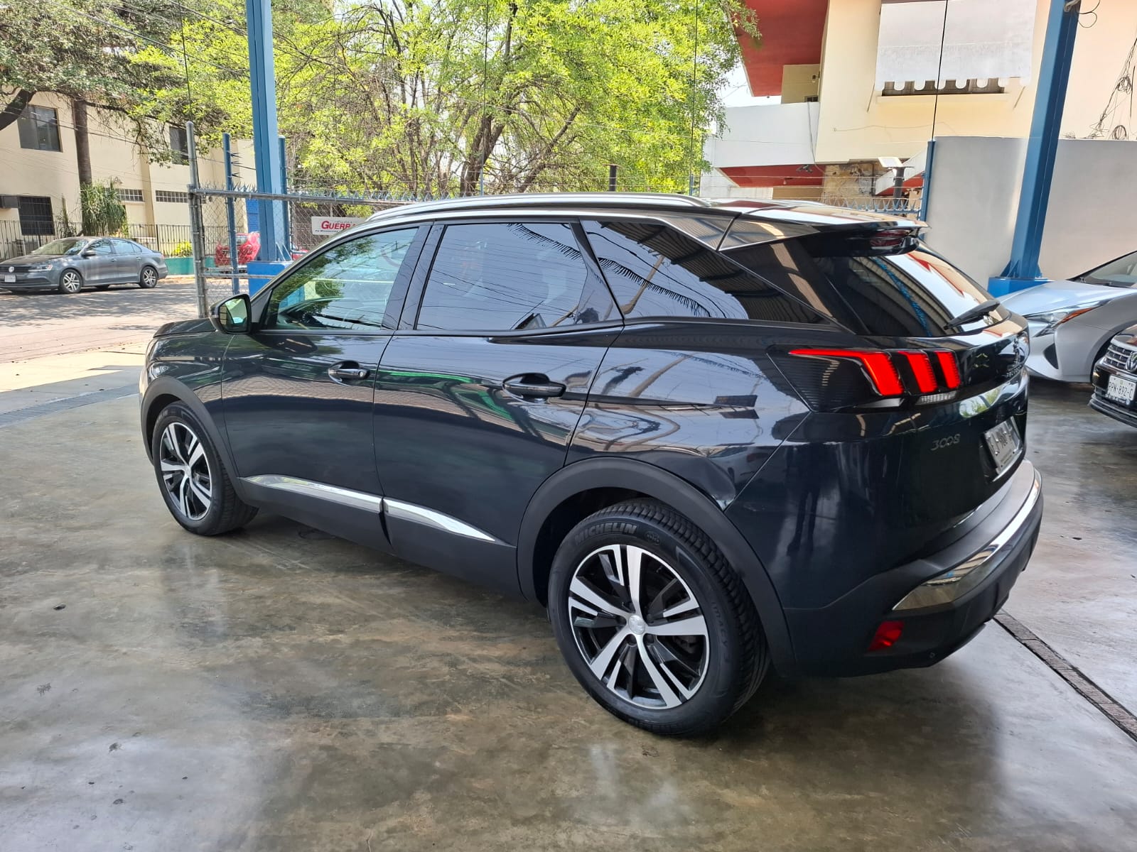 PEUGEOT 3008