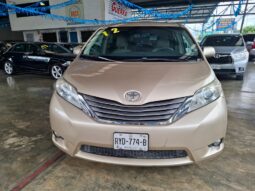 TOYOTA SIENNA 2012