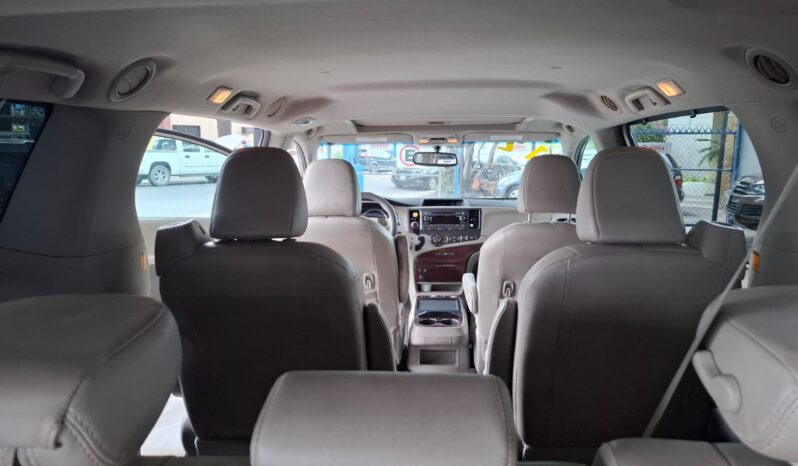 
								TOYOTA SIENNA 2012 full									