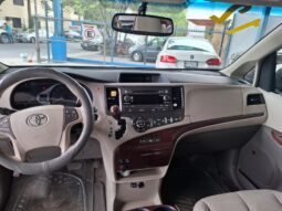 
										TOYOTA SIENNA 2012 full									