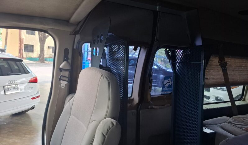 
								FORD ECONOLINE 2001 full									