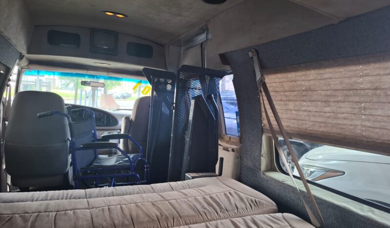 
								FORD ECONOLINE 2001 full									