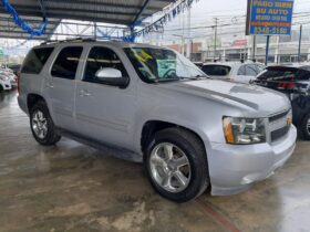 SUBURBAN LT 4X4 2013