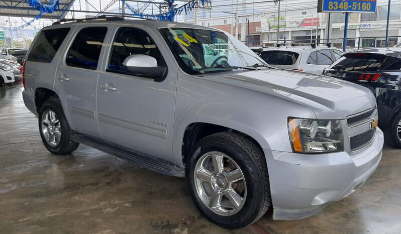 
								SUBURBAN LT 4X4 2013 full									