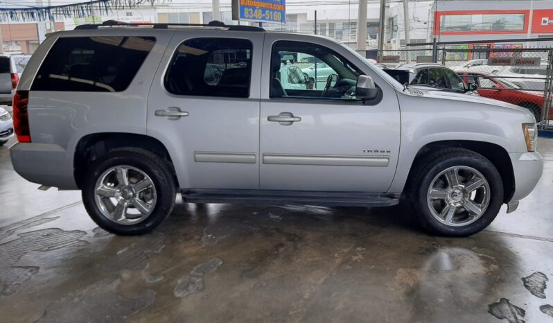 
								SUBURBAN LT 4X4 2013 full									