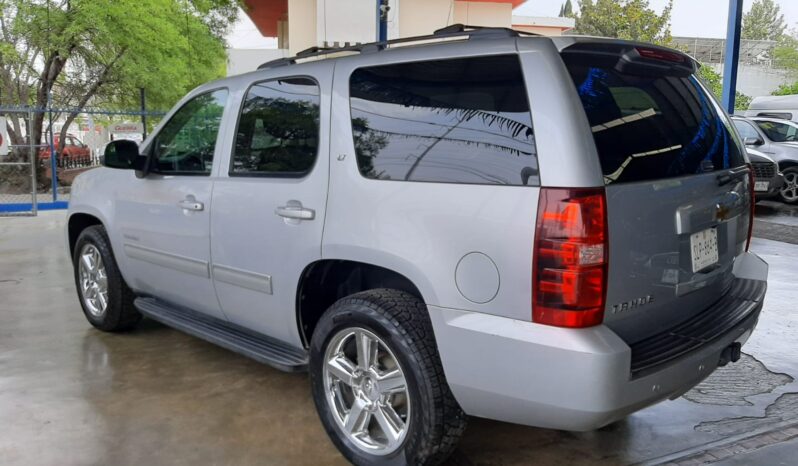 
								SUBURBAN LT 4X4 2013 full									