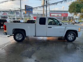 SILVERADO CABINA Y MEDIA 2008